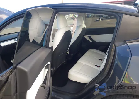 2021 Tesla Model Y Performance Dual Motor All-Wheel Drive z USA, uszkodzony, nr VIN 5YJYGDEF7MF079421